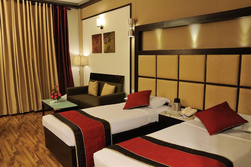 Hotel Maharaja Regency Ludhiana Esterno foto