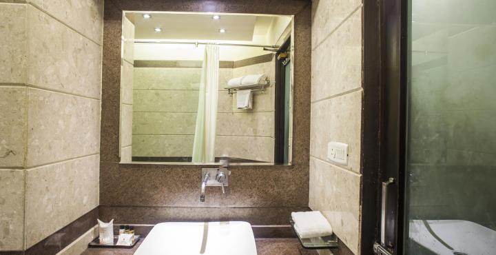 Hotel Maharaja Regency Ludhiana Esterno foto