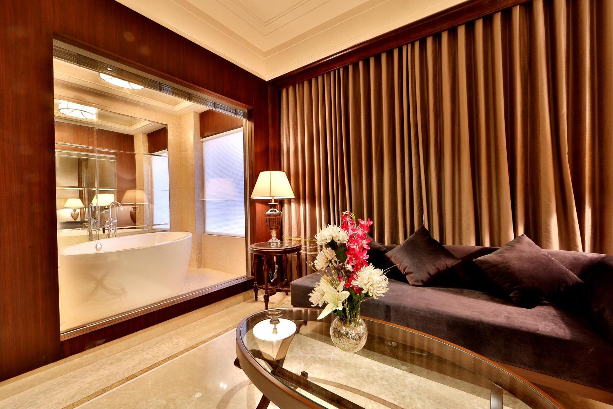 Hotel Maharaja Regency Ludhiana Esterno foto