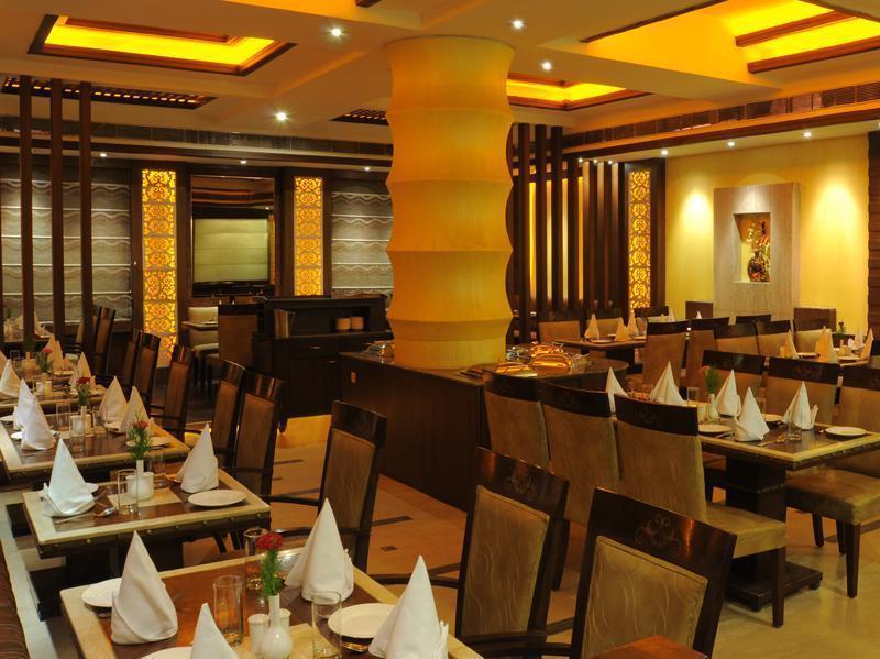 Hotel Maharaja Regency Ludhiana Esterno foto